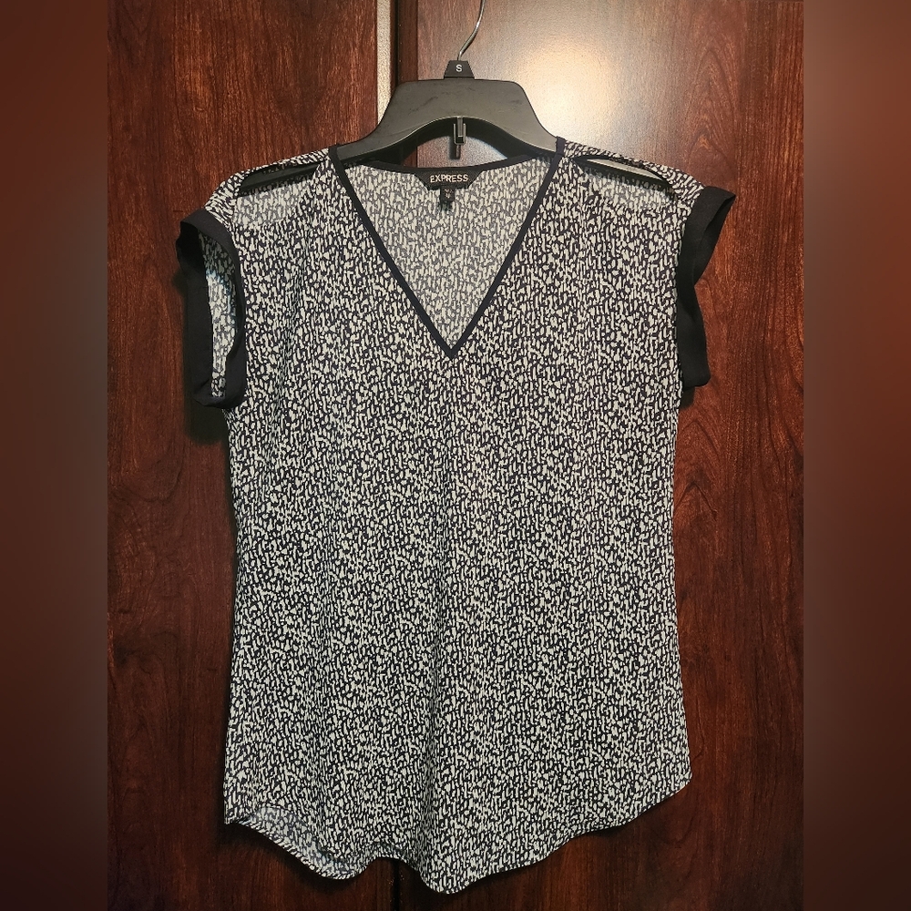 Express Monochrome Patterned Blouse